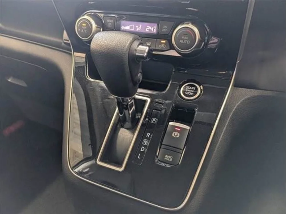 2021 Nissan Serena Highway Star V8