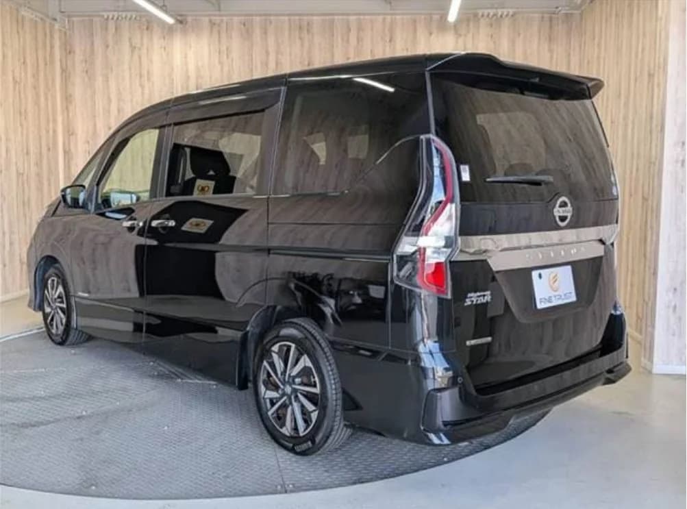 2021 Nissan Serena Highway Star V8