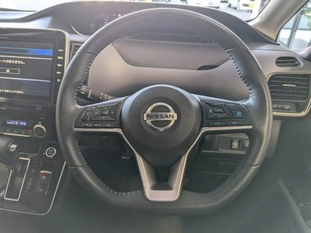 2021 Nissan Serena Highway Star V8