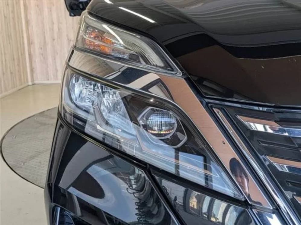 2021 Nissan Serena Highway Star V8